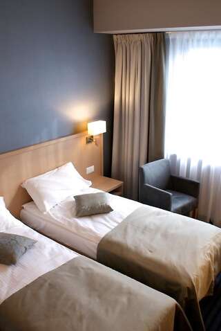 Отель Hotel Lazur SPA & Conference Калиш Двухместный номер с 2 отдельными кроватями-5